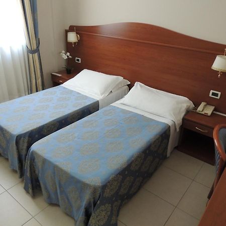 Hotel Rigolfo มอนคาลีเอรี ภายนอก รูปภาพ