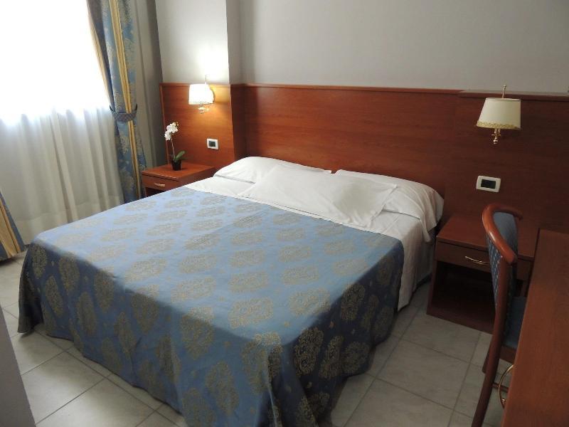 Hotel Rigolfo มอนคาลีเอรี ภายนอก รูปภาพ