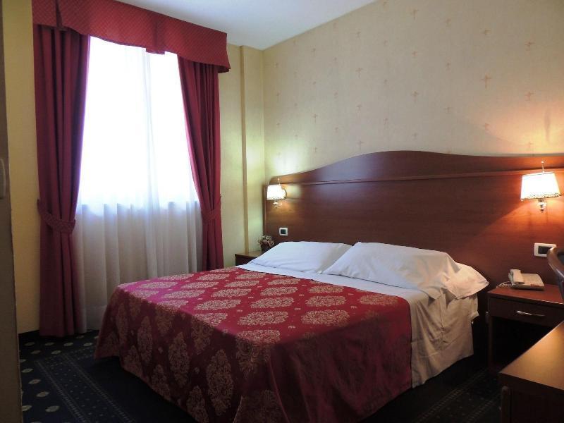 Hotel Rigolfo มอนคาลีเอรี ภายนอก รูปภาพ