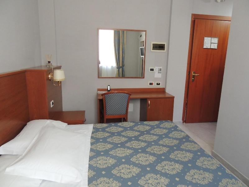 Hotel Rigolfo มอนคาลีเอรี ภายนอก รูปภาพ