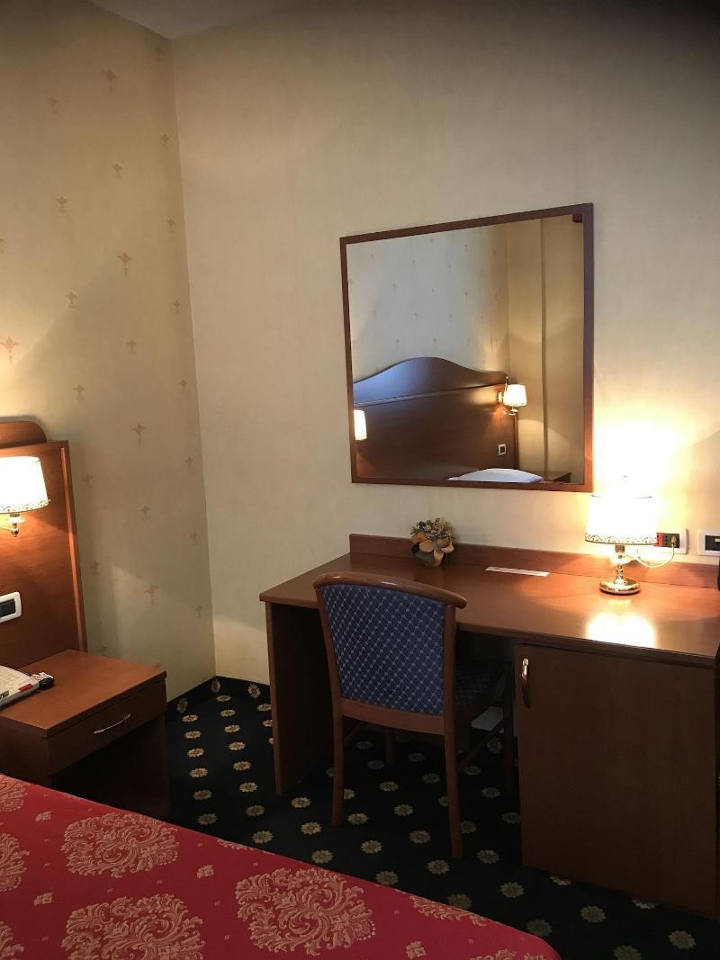 Hotel Rigolfo มอนคาลีเอรี ภายนอก รูปภาพ