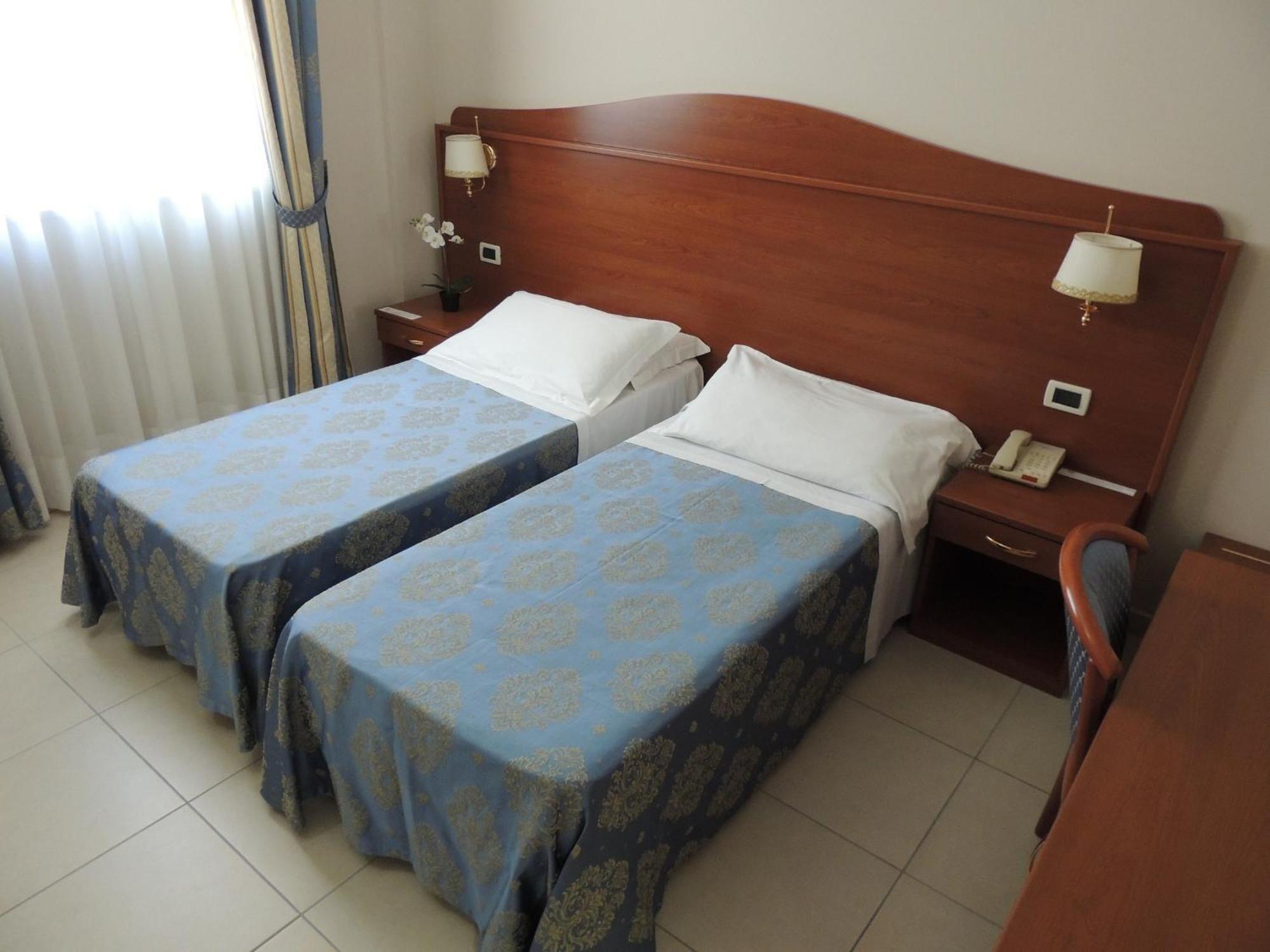 Hotel Rigolfo มอนคาลีเอรี ภายนอก รูปภาพ