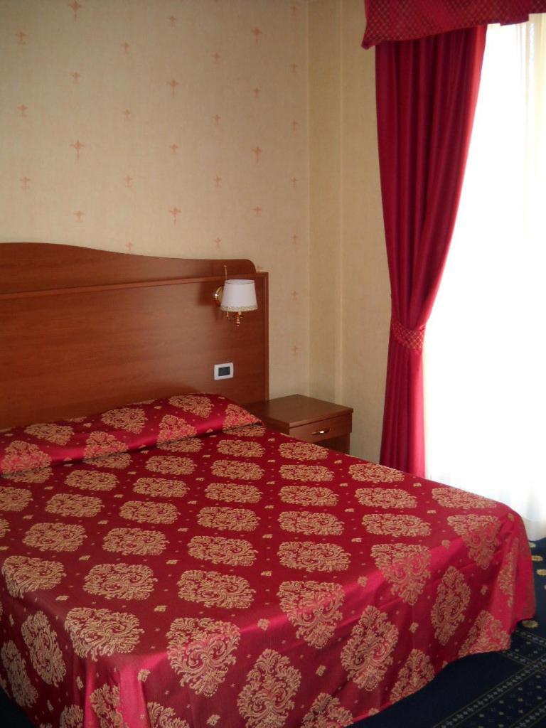Hotel Rigolfo มอนคาลีเอรี ภายนอก รูปภาพ